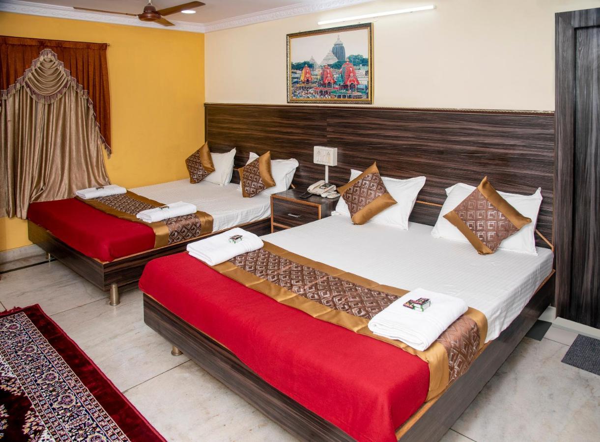 Vrindavan Comfort Inn Hyderabad Exteriör bild